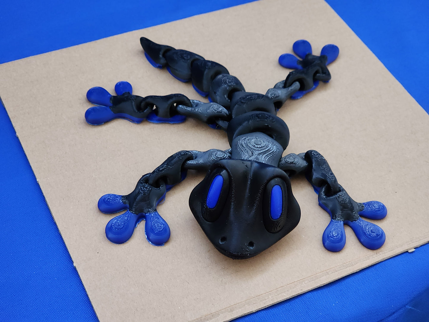 Force Gecko - 3D Print wiggle body with Magnets in feet